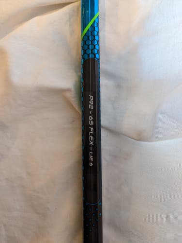 Used Intermediate Bauer Right Handed Nexus Geo Hockey Stick P92