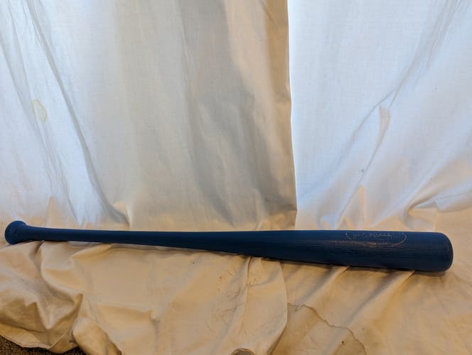 barely used Blitzball bat with 3 Blitzballs
