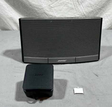 Bose SoundDock Series IV Portable Digital Music System +Lightning Adapter