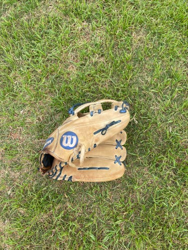 Used Infield 11.75" A2000 Baseball Glove