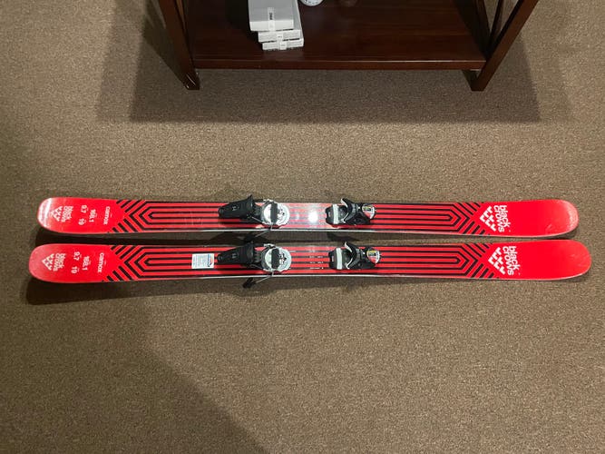 2022 Men’s Black Crows Camox Skis 168.1 With Look 14 GW Pivot Bindings