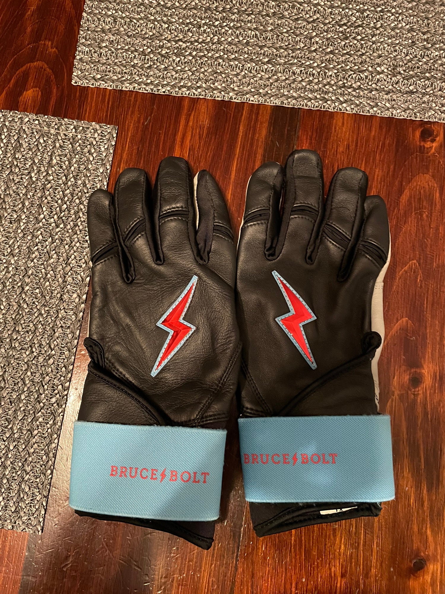 bruce bolt batting gloves phillies series｜TikTok Search