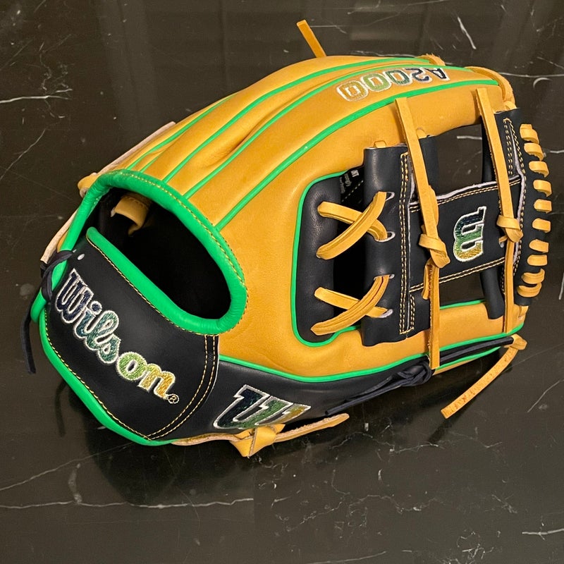  Wilson April 2023 Glove of The Month Bobby WITT Jr A2000  WBW1013681175 11.75 Baseball Fielder's Glove : Sports & Outdoors