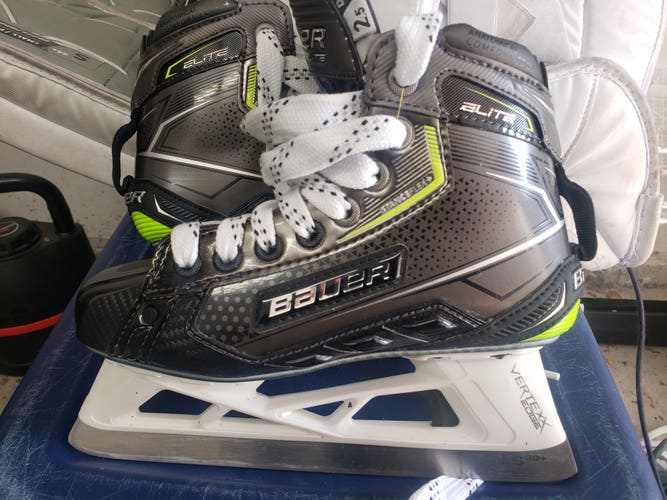 Junior New Bauer GSX Hockey Goalie Skates Regular Width Size 2.5