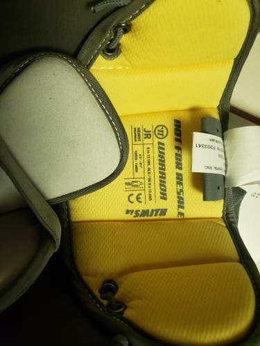 WARRIOR RITUAL X GOALIE KNEE GUARDS - JUNIOR