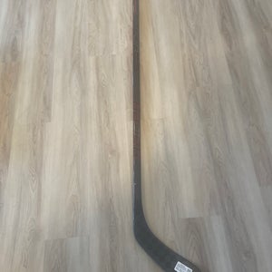 Senior Left Hand P28  77 Flex Vapor 3X Pro Hockey Stick