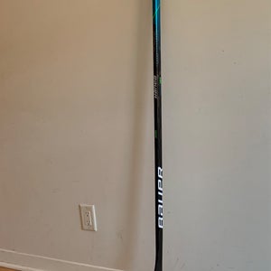 NEAR NEW Jr. RH Nexus Geo Hockey Stick