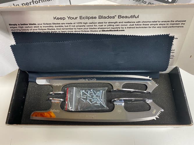 New Riedell Eclipse Infinity Blades Size 9
