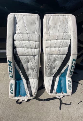 32" CCM Extreme Flex lll Goalie Leg Pads