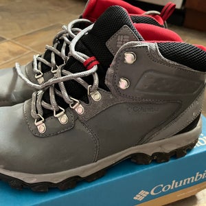 Men's Size 8.5 (Women's 9.5) Columbia Hiking Boots