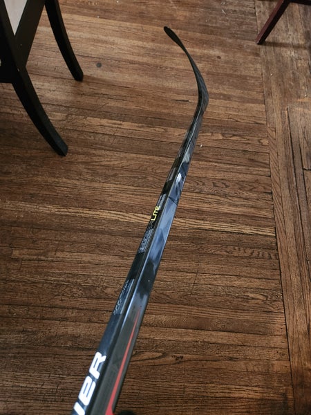Senior Used Right Handed Bauer Vapor Hyperlite Hockey Stick P28