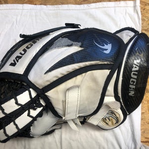 Used Full Right Velocity 7200 Youth Glove