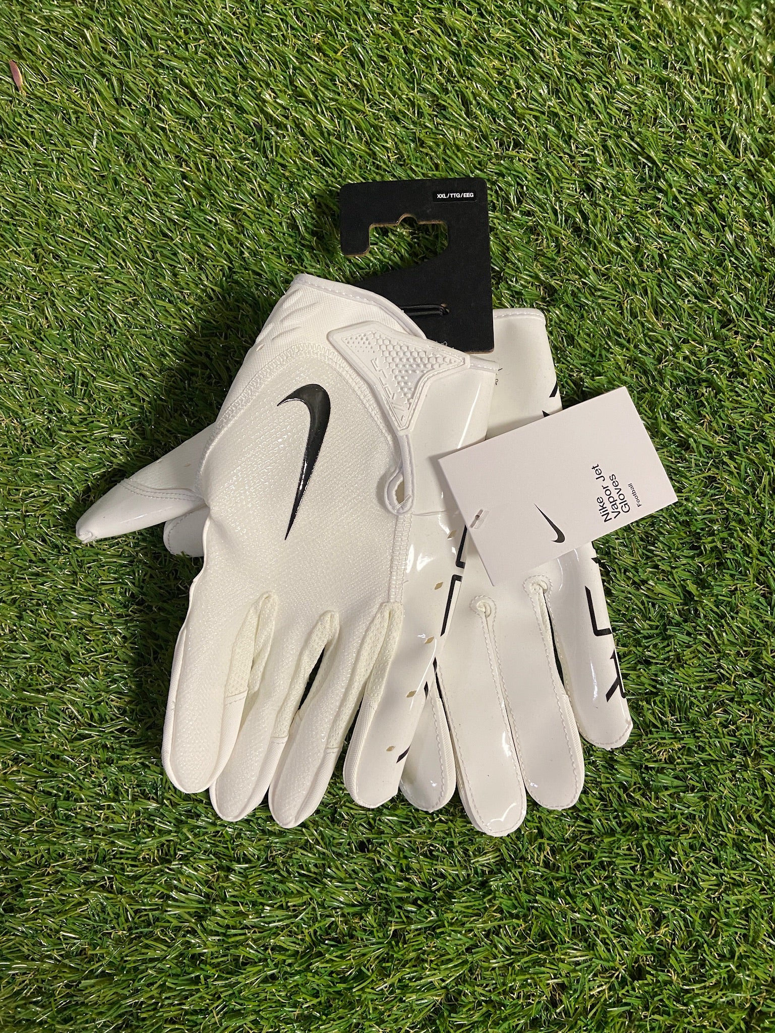 nike vapor white gloves