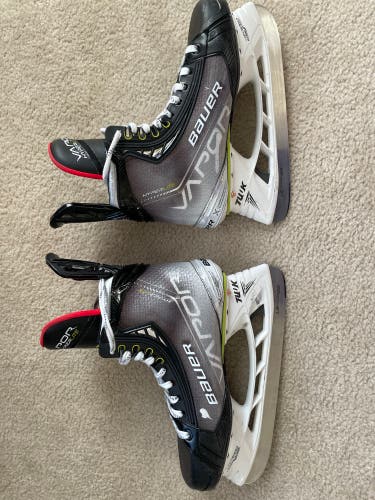 Bauer Vapor Hyperlite Hockey Skates Size 7.5 Fit 1