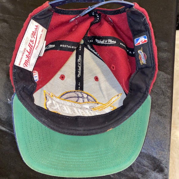 Mitchell & Ness x NBA Cleveland Cavaliers Basketball SnapBack Hat