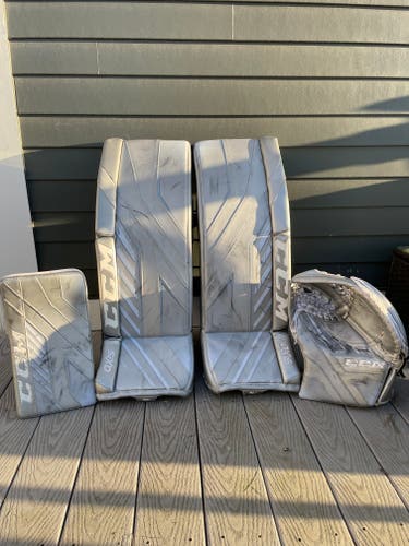 Used 33" CCM Regular AXIS PRO Goalie Full Set