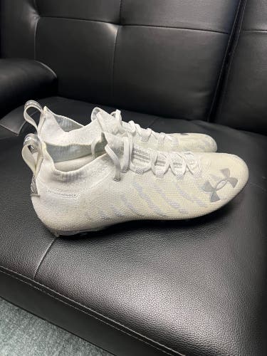 Size 11 (Women's 12) Under Armour Spotlight MC