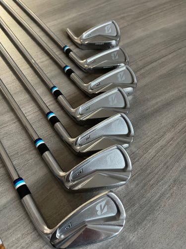Used Right Handed Steel Shaft Bridgestone J40 Forged Iron Set