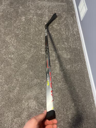 Senior Right Handed P92  Vapor Hyperlite Hockey Stick