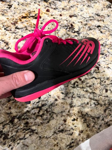 New Balance Pink & Black Youth Baseball or Softball Molded Cleats Size 1.5