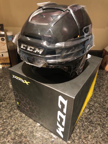 New Medium CCM  Super Tacks X Helmet