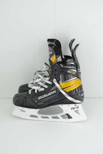 Used Bauer Regular Width Size 7 Supreme UltraSonic Hockey Skates