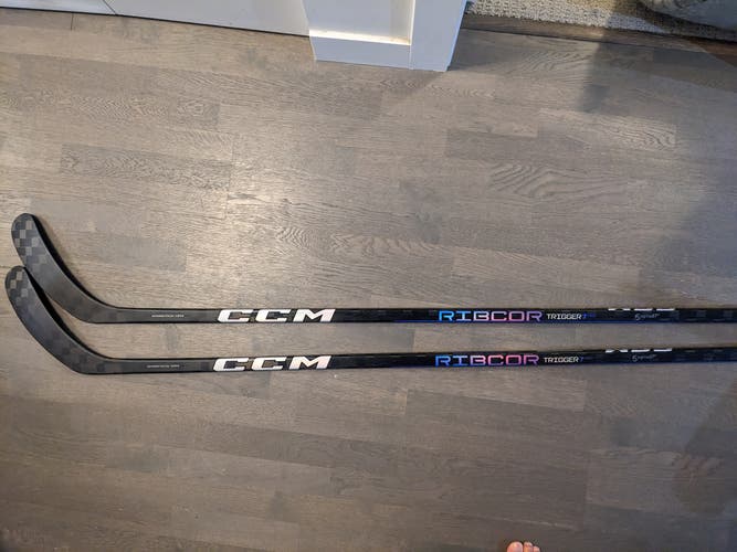 New 2-Pack CCM LH CCM Trigger 7 Pro Stick - 85 Flex/P29