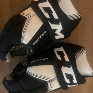 New- CCM 14” Vector Hockey Gloves