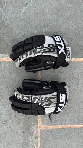 New Goalie STX Shield 300 Large Lacrosse Gloves