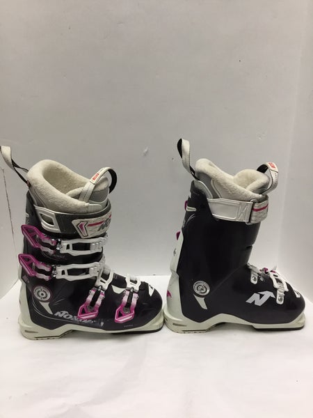 23.5 Nordica SpeedMachine 105W Ski Boots