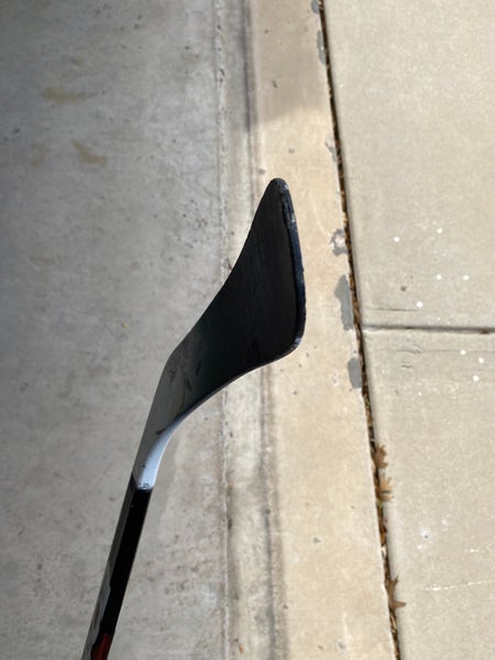 Easton Synergy EQ50 Two-piece Hockey Stick w/ Mako Blade