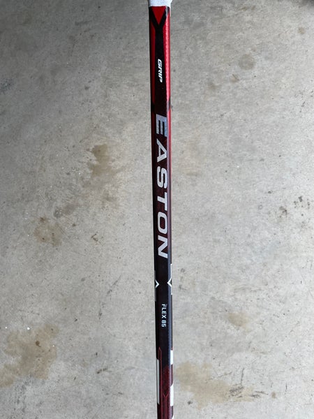 Easton Synergy EQ50 Two-piece Hockey Stick w/ Mako Blade