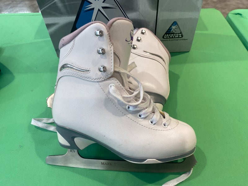 Used Jackson Ultima SoftSkate Womens/Girls Figure Skate Size 4