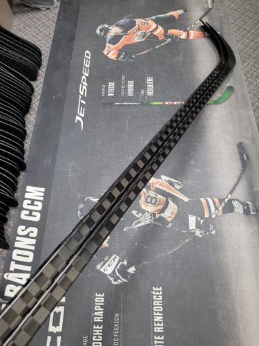 2 PACK | P02 | 75 Flex NEW Right Handed CARBON PRO Hockey Stick P02 Pro Stock
