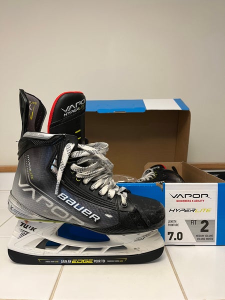 Lightly Used Bauer Size 7 Vapor Hyperlite Hockey Skates