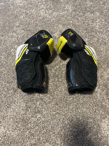 Used Medium Bauer  Supreme 2S Pro Elbow Pads