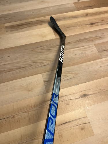 Intermediate Left Hand P28 Pro Stock Vapor Hyperlite Hockey Stick