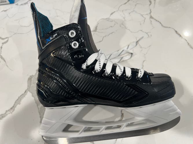 Used Bauer Regular Width Size 5 XLP Hockey Skates