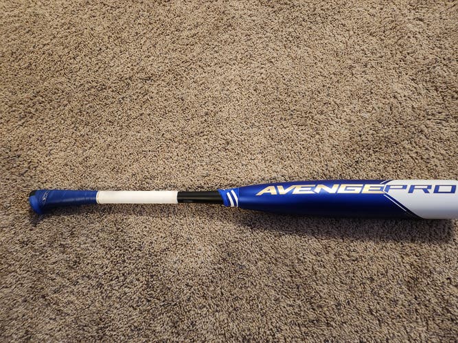 Used USSSA Certified 2023 AXE Composite Avenge Pro Bat (-8) 23 oz 31"