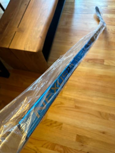 Senior Left Hand P28  Nexus 2N Pro Hockey Stick