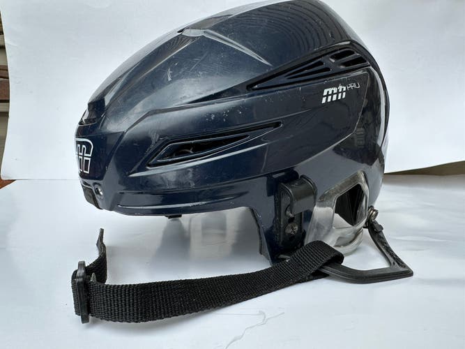 Used Small  Pro Stock Cascade m11 Helmet