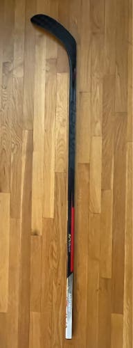 Senior Right Handed P28  Vapor Hyperlite Hockey Stick