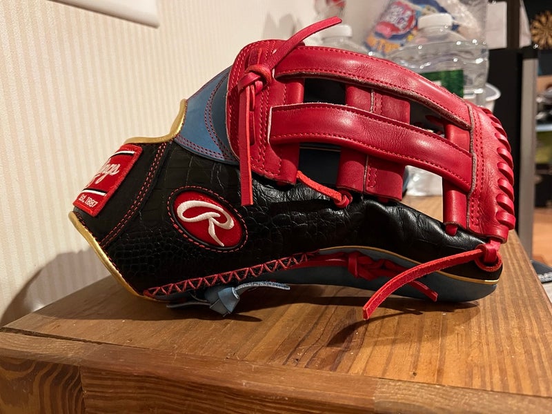 Used Right Hand Throw Rawlings Outfield Heart of the Hide Baseball Glove 12.75"