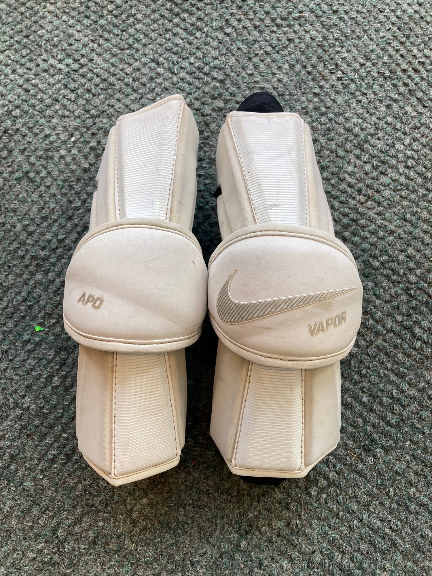 Used Medium Nike Vapor Arm Pads