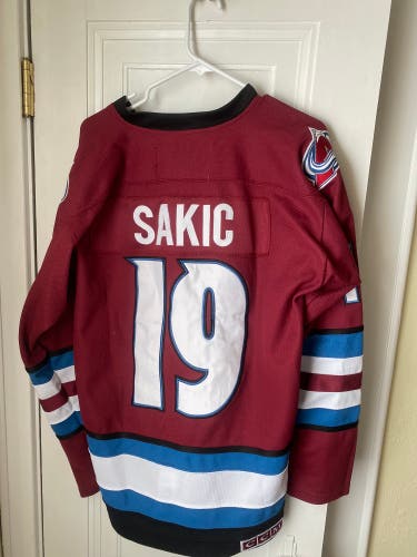 Vintage Colorado Avalanche Joe Sakic jersey