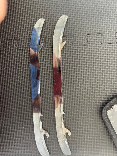 Used Bauer 272 mm steel