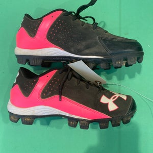 Under Armour Youth Softball Cleats (Size 4.5)