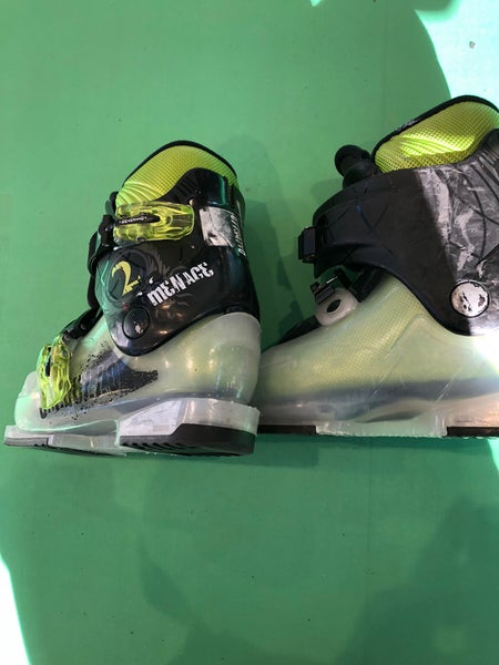 Used Kid's Dalbello Menace 2 (234 mm) Ski Boots - Size: Mondo 18.5