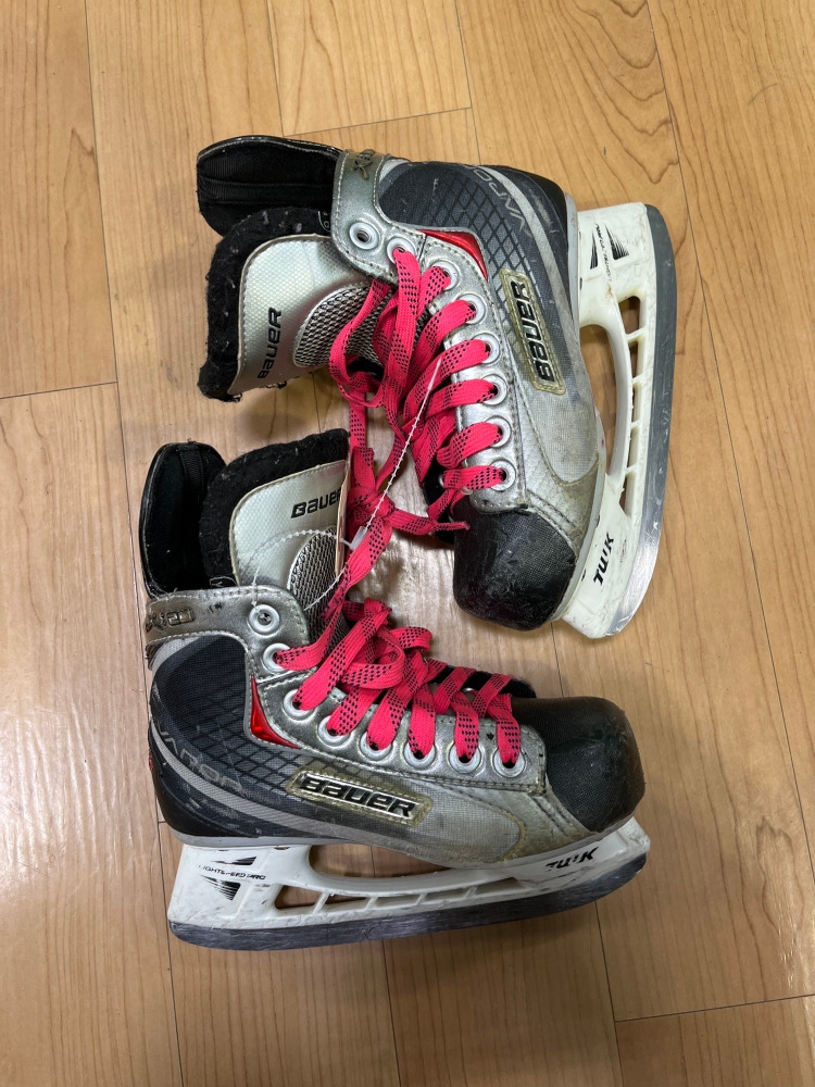 Youth Used Bauer Hockey Skates D&R (Regular) 12.5