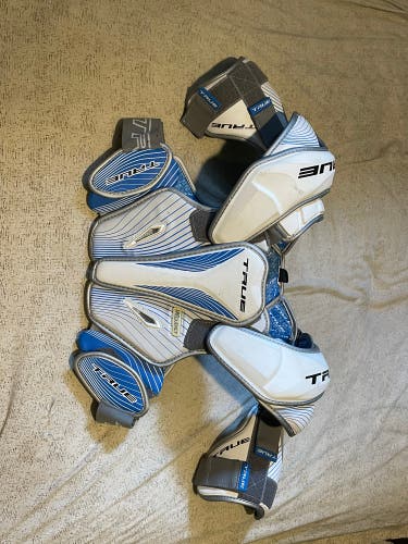 Adult Medium True Frequency Shoulder Pads